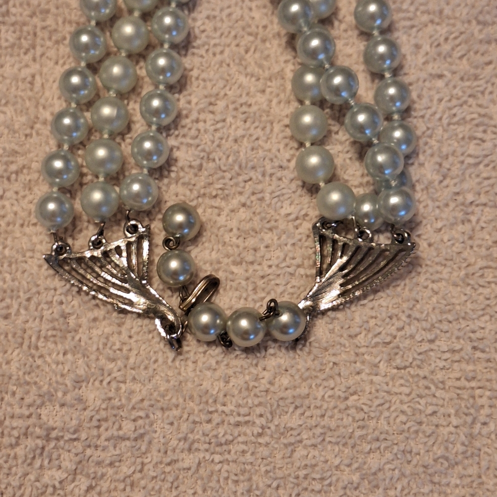 Vintage Elegant Silver/Blue Pearl Necklace - Picture 10 of 10